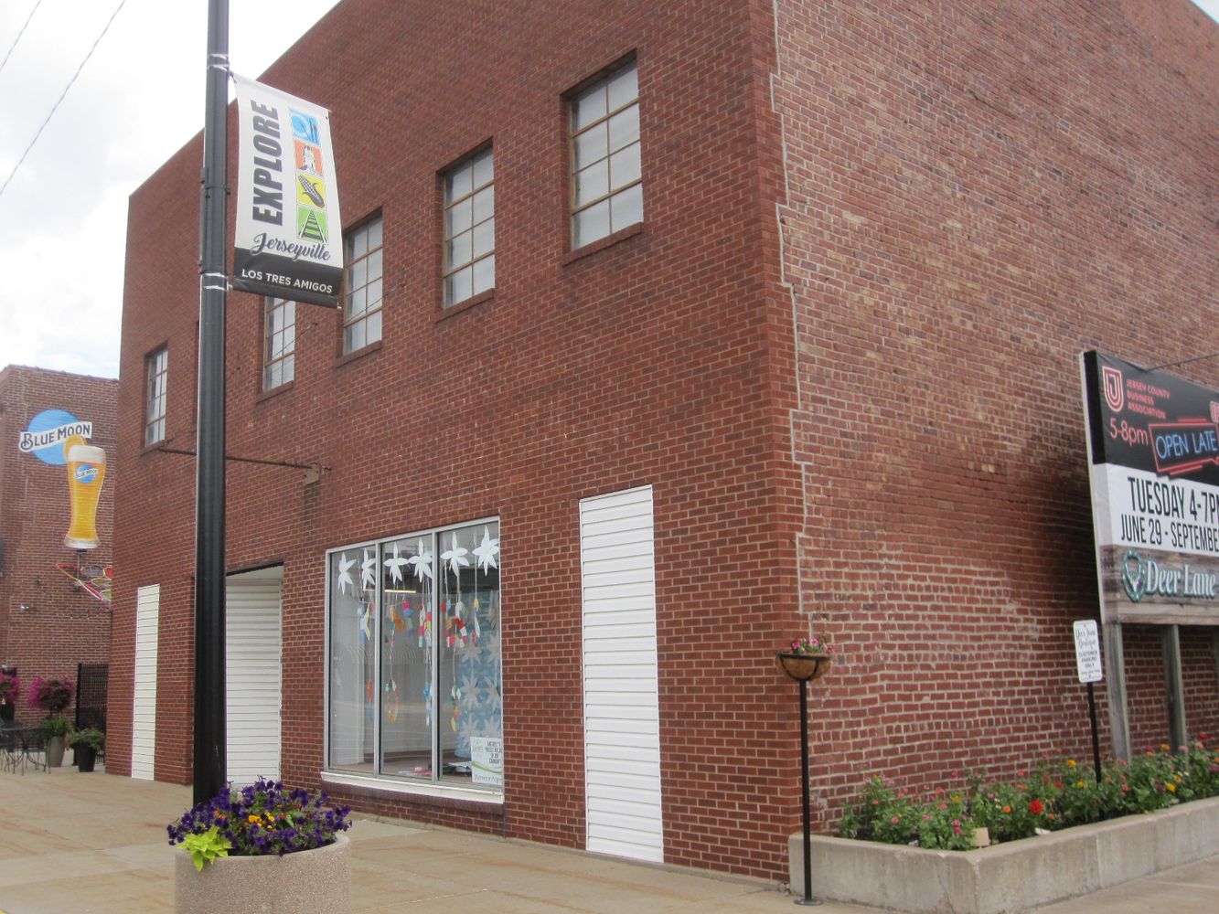 213 S State St, Jerseyville, IL 62052